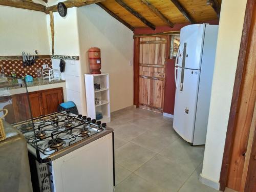 Cucina o angolo cottura di Casa Azul no Vale Matutu, Vista incrível e aconchego