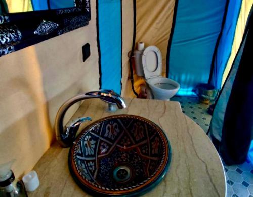 Un baño de Oriontal Desert Camp
