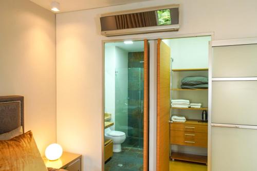 Koupelna v ubytování Apto en Cali Moderno con Balcón, Piscina & Terraza