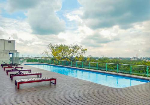 Bazén v ubytování Apto en Cali Moderno con Balcón, Piscina & Terraza nebo v jeho okolí