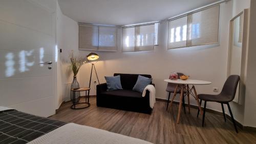 Yellow Pup in Maksimir