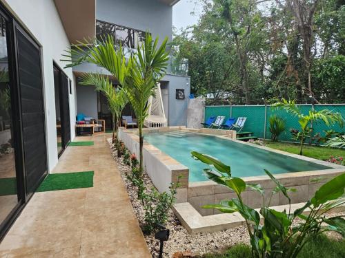 Villa PRAGA Beach Houseの敷地内または近くにあるプール