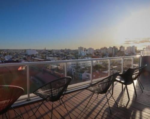 Balkoni atau teres di Studio Xavante 308A - novo, confortável, com garagem coberta e portaria 24h