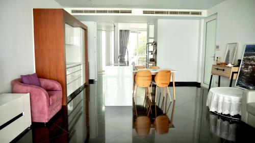 Χώρος καθιστικού στο Sunset Serenity Seaview Najomtien Pattaya