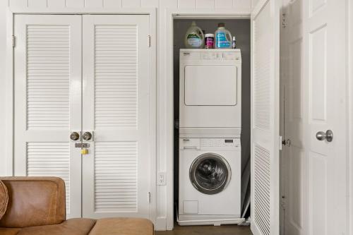 Φωτογραφία από το άλμπουμ του Topanga Garden Paradise 1BR 1BA in the Heart of PO Tract σε Topanga