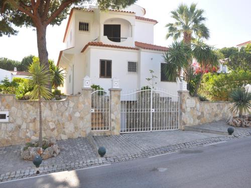 Villa in Vilamoura with Private Pool