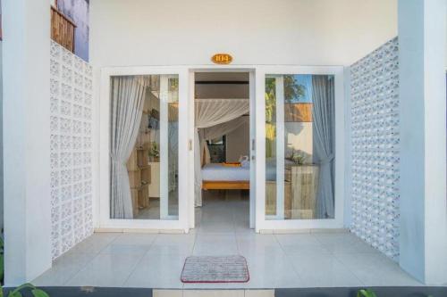 Φωτογραφία από το άλμπουμ του Deluxe room near seminyak beach στο Σεμινιάκ