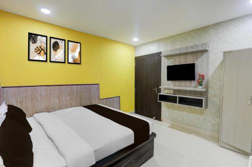 Kuchyň nebo kuchyňský kout v ubytování Super Hotel O Medical College Basaratpur Gorakhpur