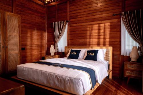 Ein Bett oder Betten in einem Zimmer der Unterkunft The Swantari by ARBA