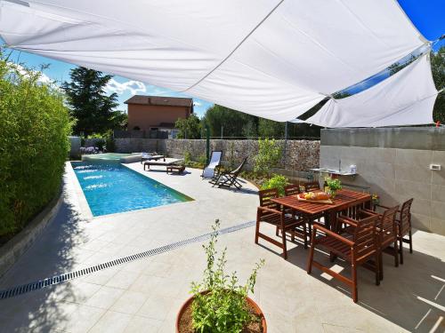 Charming Villa with Pool