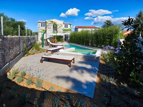 Charming Villa with Pool