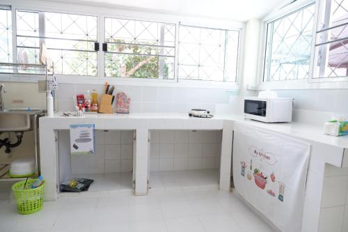 Dapur atau dapur kecil di Autumn breeze house
