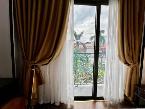 Φωτογραφία από το άλμπουμ του Royal Hotel Thanh Trì σε Lưu Phái