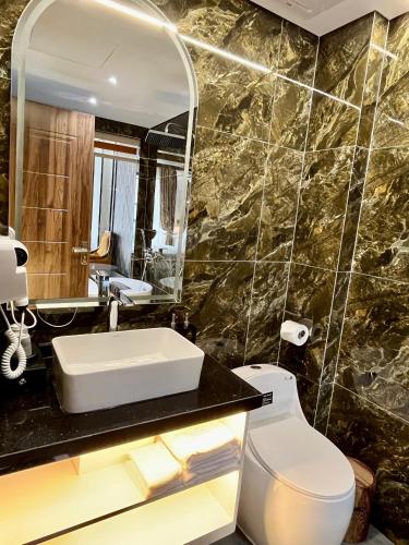 Ένα μπάνιο στο Royal Hotel Thanh Trì