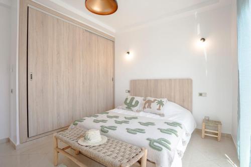 Postel nebo postele na pokoji v ubytování Séjour confort jacuzzi et terrasse à Targa