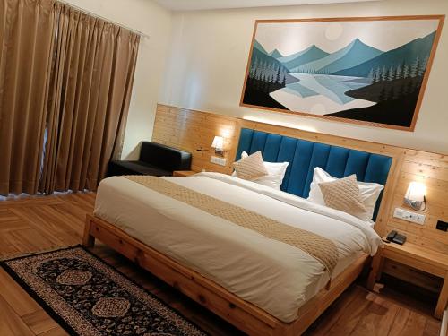 Cama o camas de una habitación en Heryk Hillview Hotel
