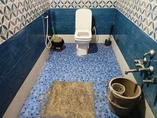 NapokluにあるBakka house of joyのバスルーム(トイレ付)が備わります。