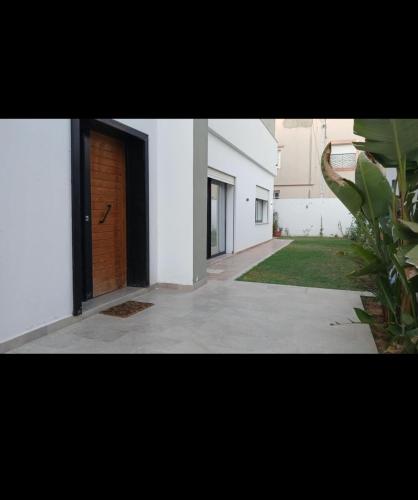 Villa familiale moderne avec jardin