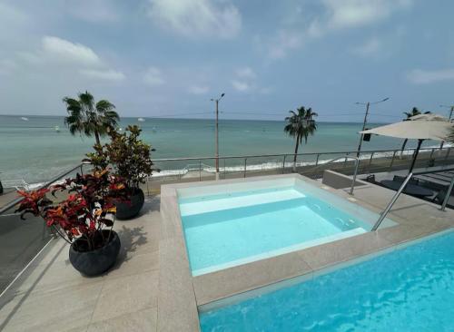 Πισίνα στο ή κοντά στο Infinity View Salinas By SeaSky de Perla Azul