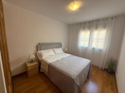 Malagueta, free parking, center & beach