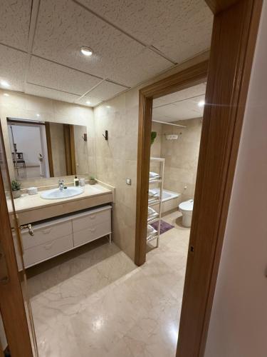 Malagueta, free parking, center & beach