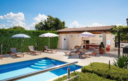 Πισίνα στο ή κοντά στο Villa Renata