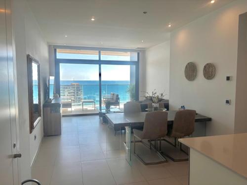 Sunset Drive 9-18 Poniente Beach