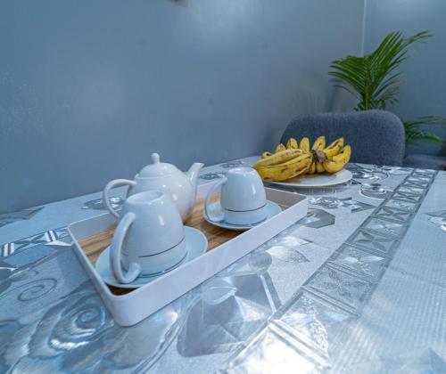 Makanan di atau berdekatan apartmen