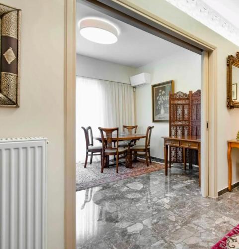 Charming Flat with Traditional & Elegant Style