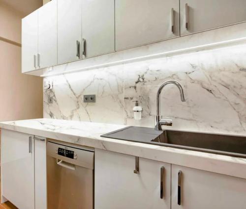 Charming Flat with Traditional & Elegant Style