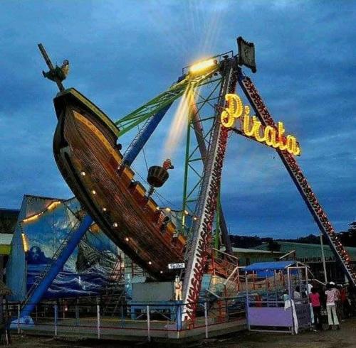 Taman air di apartmen atau berdekatan