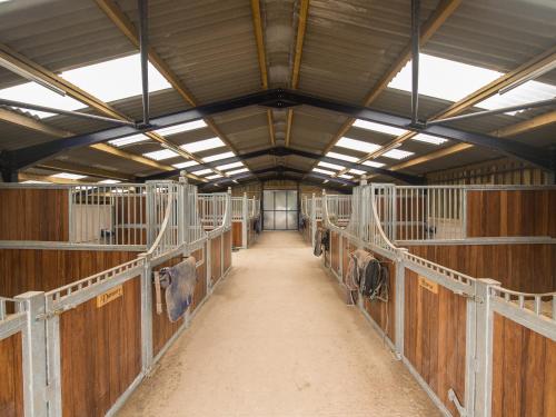 Φωτογραφία από το άλμπουμ του Harewood Barn σε Brompton Regis
