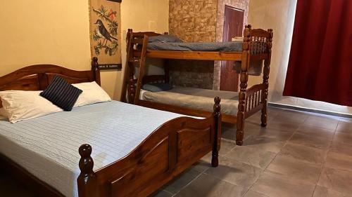 Hotel La Serraniaにあるベッド