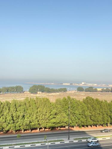 an aerial view of a highway with cars on the road at المنظر الجميل للشقق الفندقية in Al Jubail