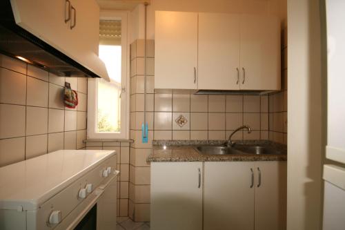 Köök või kööginurk majutusasutuses Appartamento indipendente con giardino a 400 m dal mare