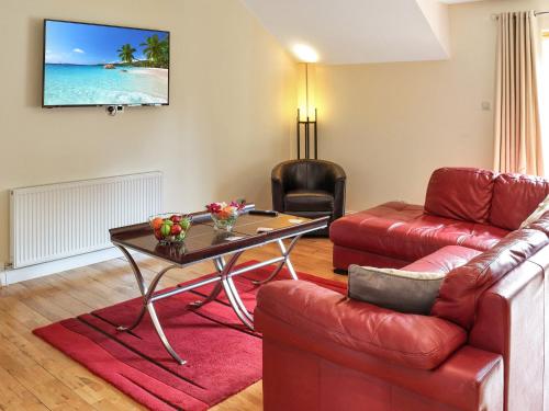 TV a/nebo společenská místnost v ubytování Family Lodge No 3 - Uk45692