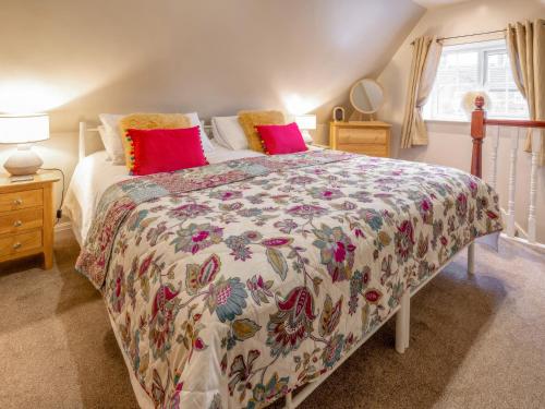 Postel nebo postele na pokoji v ubytování Willow Cottage
