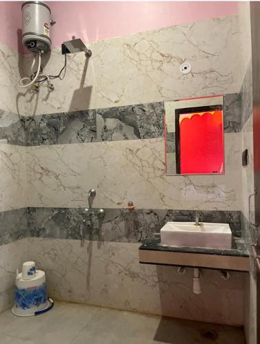 Un baño de Hotel Simran Desert View Haveli