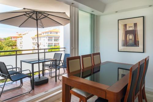 Modern 2 Bedroom Apartment with Balcony in Cascais