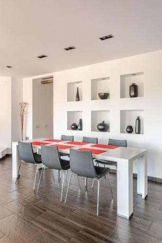 Gambar di galeri bagi Luxury Apartments in the center of - Barcelona di Abadín