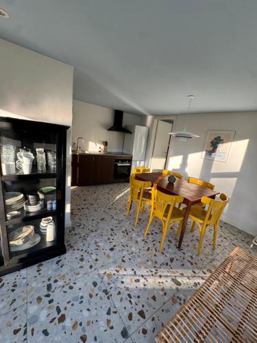 Η κουζίνα ή μικρή κουζίνα στο 6 personers Sommerhus Solhøj