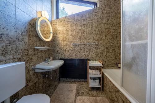Villa Traunsteinにあるバスルーム