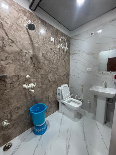 Ένα μπάνιο στο Rukmani Dormitory Zostel