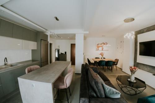 Central Luxury