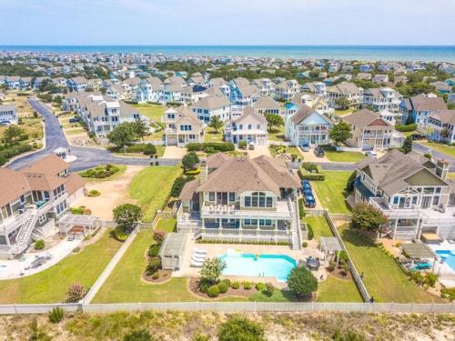 an aerial view of a house with a swimming pool at 1812 - The Original Sound and the Fury in Poplar Branch
