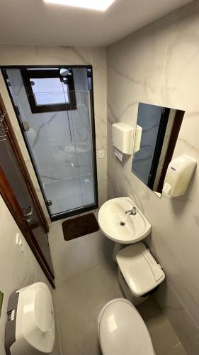 Ένα μπάνιο στο Bamboo Búzios Hostel