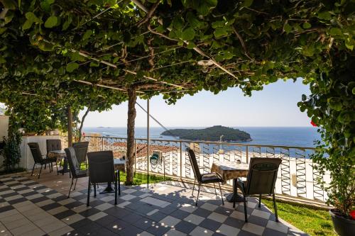 Apartments and Room Lora