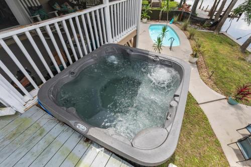 Gallery image of Pirate's Cove Bungalow in Conway