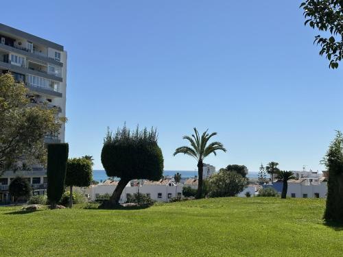 Colina Beach con vistas al mar
