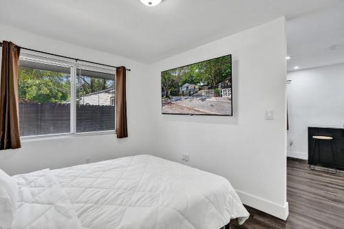 Heart of Miami Oasis, Modern, Steps from It All photo 14